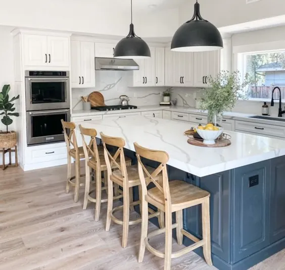 آشپزخانه سفید و جزیره تاریک کالیفرنیا