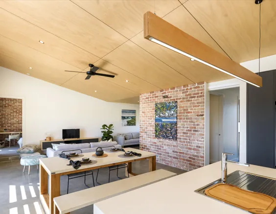 یک خانه سبز جدید و ارزان قیمت به یک دهکده بومگردی استرالیایی می آید