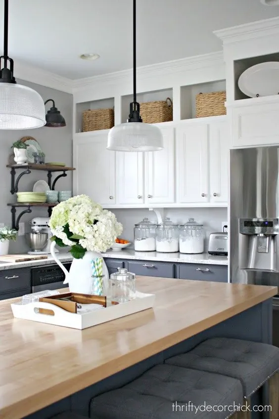 10 روش جدید برای تزئین بالای کابینت آشپزخانه خود کشف کنید
