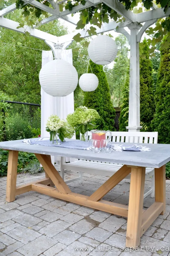 میز بتن DIY در فضای باز