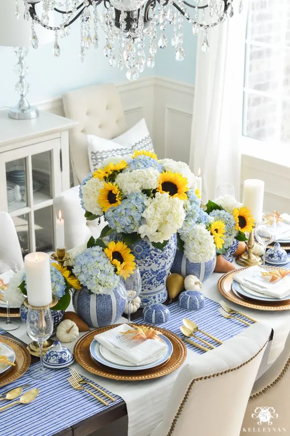 یک میز کلاسیک آبی و سفید برای یک شکرگذاری سنتی |  کلی نان