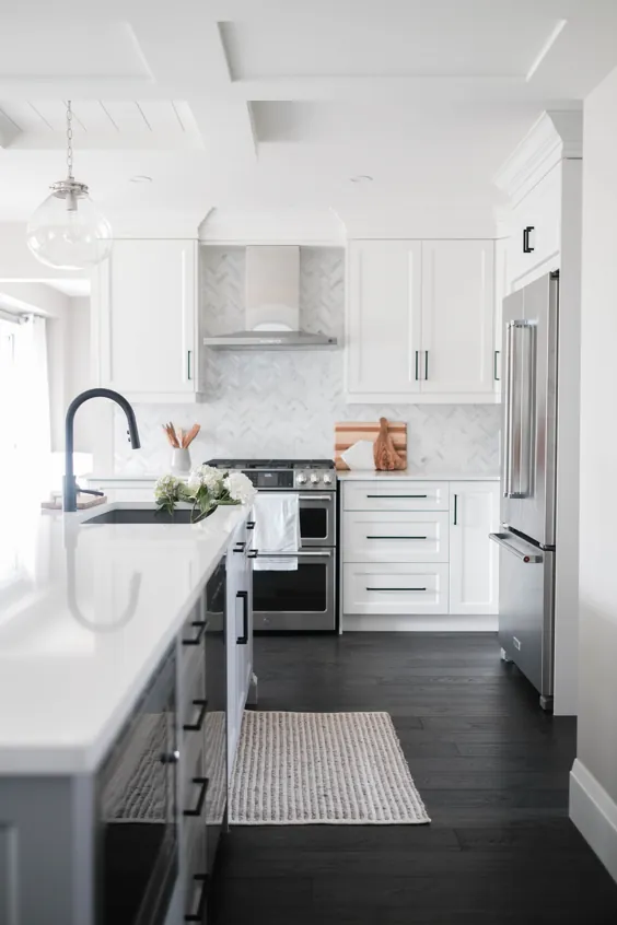 نوسازی آشپزخانه خاکستری و سفید - ناظر فراگیر