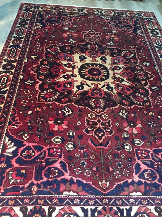 فرش نیمه عتیقه ایرانی بختیاری 6.8 X 5.1 فوت (203 X 155 سانتی متر) |  فرش محل