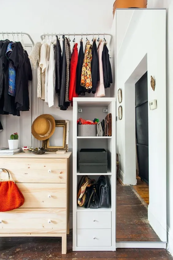 5 راه حل واقعی برای ذخیره سازی کمد لباس از آپارتمان های بدون کمد