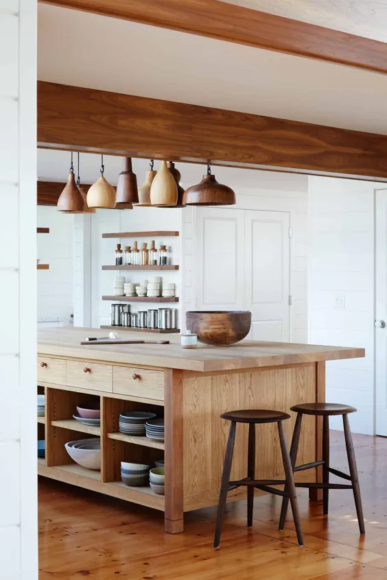 روند طراحی خانه مزرعه - آیا آشپزخانه می تواند چوب زیادی داشته باشد؟  کاوش عمیق در مورد نکات مثبت کابینت چوب ... - امیلی هندرسون