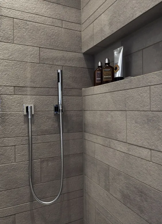 Modernes Duschbad im denkmalgeschützten Gebäude |  شرام |  مونشن |  Badrenovierung ، Heizungsmodernisierung ، Wohnraumsanierung