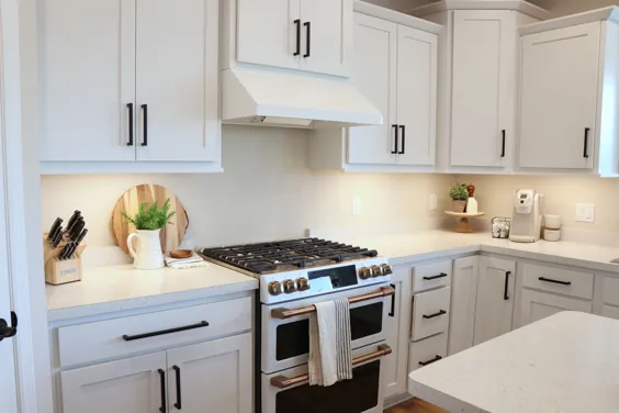 نور مدرن یا کلاسیک ، زیر کابینت متناسب با هر آشپزخانه است