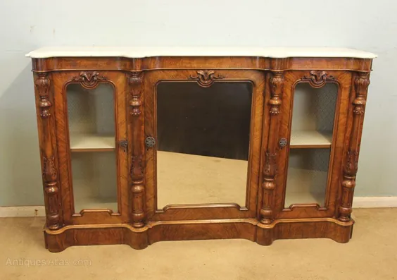 تخته کناری آنتیک Burr Walnut Credenza.