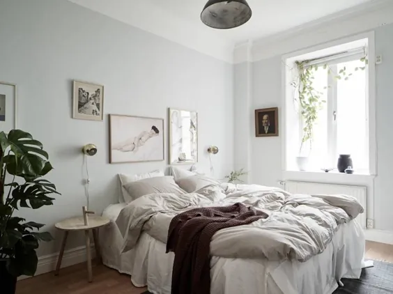 اتاق خواب دنج با دیوارهای آبی روشن - طراحی COCO LAPINE