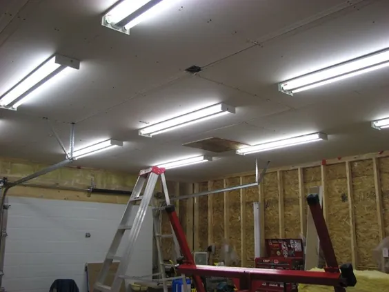 50 ایده نورپردازی گاراژ برای آقایان - طرح های ثابت سقف خنک