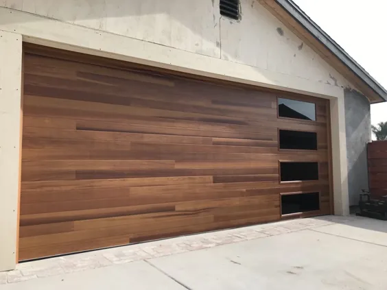 CHI Cedar، Plank Door - CityScape Garage Doors، نصب حرفه ای