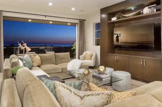 خانه ساحلی باشکوه با زندگی چشمگیر در فضای باز در کالیفرنیا