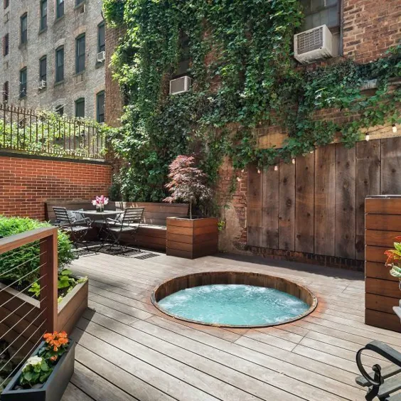 یک باغ ذن با وان آب گرم در این تعاونی 2.5 میلیون دلاری Greenwich Village |  6 مترمربع
