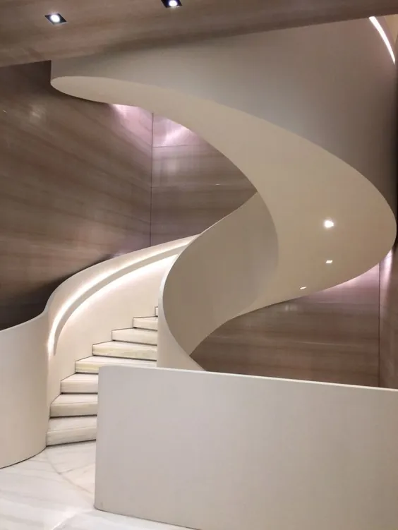 پین کردن توسط Archimood در STAIR W⭕️RLD |  طراحی پله مدرن ، راه پله منحنی ، طراحی پله