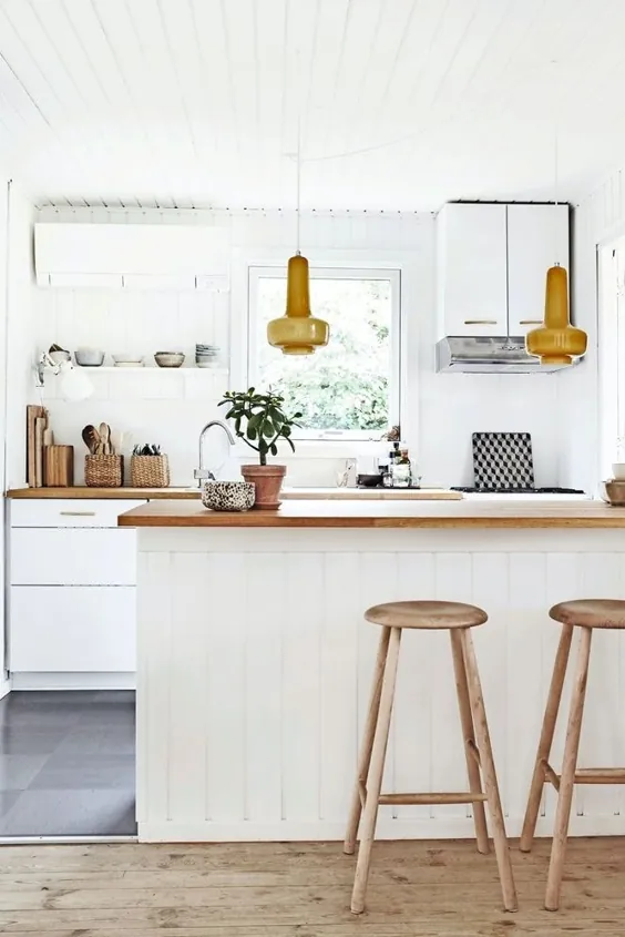 آشپزخانه سبک با جزئیات چوبی