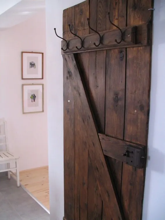 Vintage Door Into Coat Rack • بازیافت