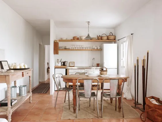 Une maison simple pour les vacances à Ibiza - PLANETE DECO دنیای خانه ها