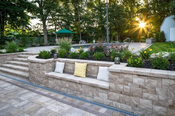 Cambridge Pavingstones - راه حل های زندگی در فضای باز با ArmorTec