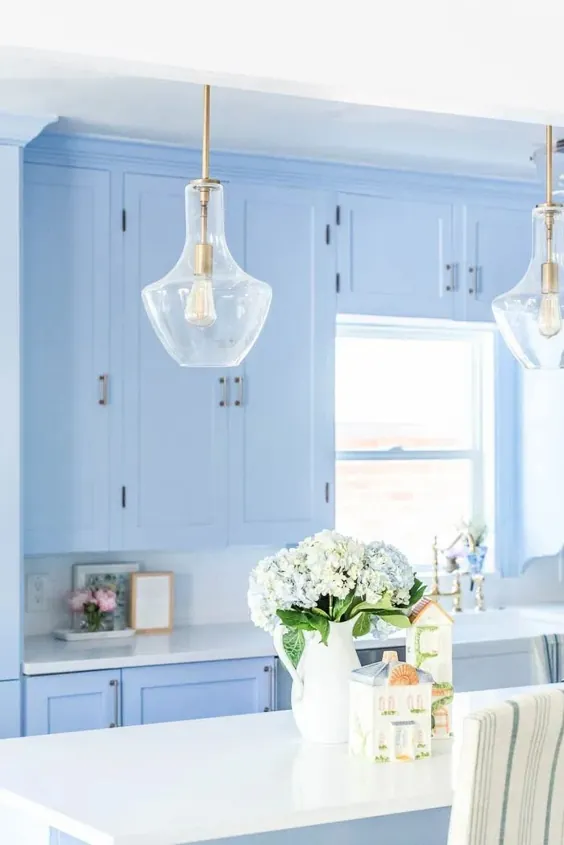 آشپزخانه کلاسیک آبی و سفید