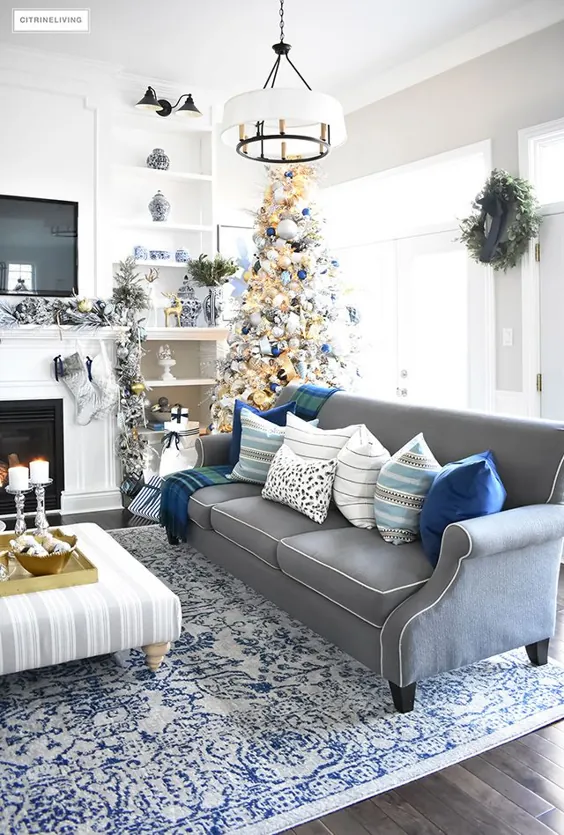 اتاق نشیمن کریسمس آبی و سفید - CITRINELIVING