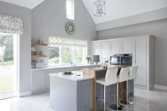 سبک کلاسیک آشپزخانه سفید و خاکستری ، Tipperary
