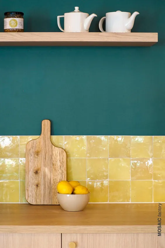 Gelbe Fliesen an der Küchenrückwand |  کارخانه موزاییک