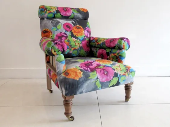 قیمت فروخته شده: صندلی راحتی اواخر ویکتوریا با پارچه های گل دار و روشن رنگ آمیزی می شود.  - 2 آگوست ، 0118 11:00 صبح BST
