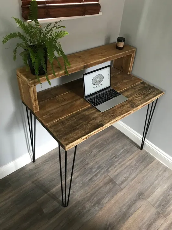 میز چوبی DUDDON-Modern Rustic با قفسه / بالابر و پایه های سنجاق فلزی.  برای خانه یا دفتر