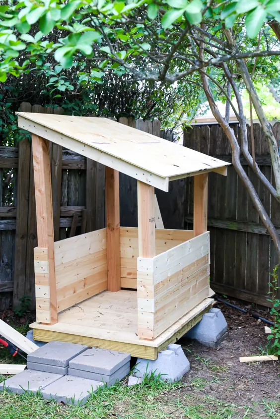 DIY Playhouse: نحوه ساخت یک خانه حیاط خلوت برای کودک نوپای خود