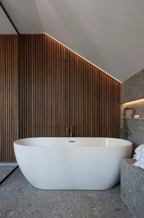 Dette badet for klesdesigner Maria Skappel Holzweiler i drømmemodus - Modena Fliser |  Baderomsinteriør ، Luksusbad ، Moderne baderom