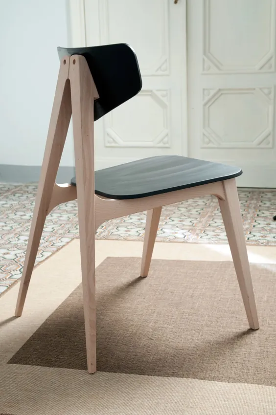 صندلی مولتا: صندلی ای با الهام از طاقچه های چوبی توسط هاجر بار-گیل