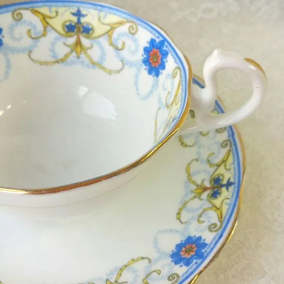 ROYAL ALBERT 1930 Bone China Vintage Tea Cup and Saucer | اتسی