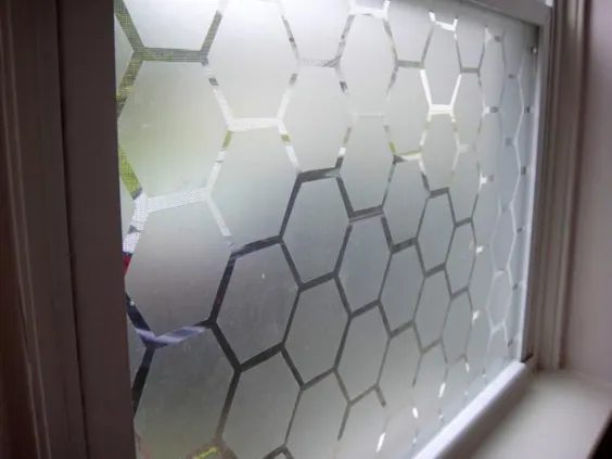 فیلم پنجره حریم شخصی لانه زنبوری - تزئینات پنجره مات پنجره شش ضلعی دکوراسیون مدرن خانه