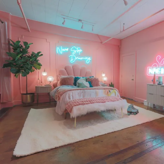 تختخواب و وان حمام Neon Pink Loft 80s در مرکز شهر