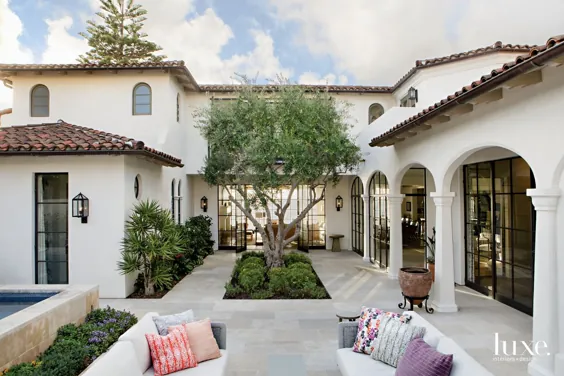 یک خانه La Jolla تبدیل به یک زیبایی ، دعوت به عقب نشینی می شود |  لوکس داخلی + طراحی