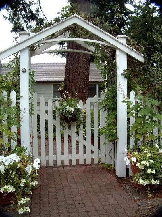 پروژه های DIY Garden Gates