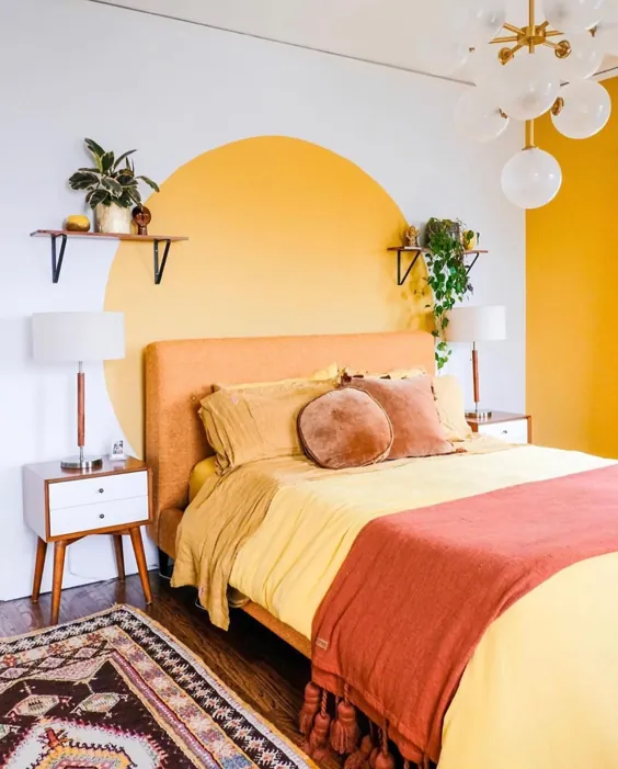 Décor do dia: quarto amarelo com pintura diferente na cabeceira - بهترین وبلاگهای #Diy جهان