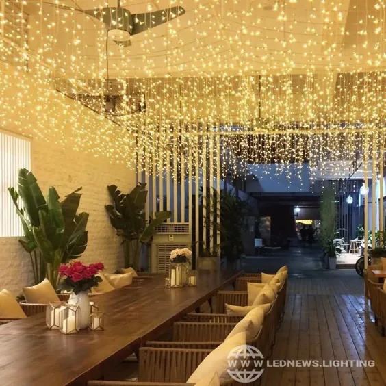 9.12 $ 4M LED Icicle String Light Indoor LED Garland Curtain Lights Holiday Holiday رشته رشته قابل اتصال برای پنجره دکور جشنواره پاسیو