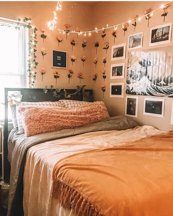 دیوار عکس اتاق خواب با گلهای فشرده