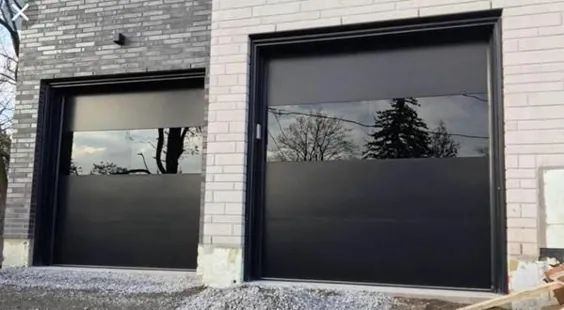 Infinity - Flush Panel Smooth Steel Garage Door با طرح شیشه ای مدرن افقی