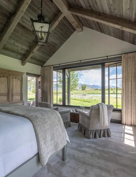 خانه کوهستانی سنتی با عناصر مدرن در وایومینگ زیبا