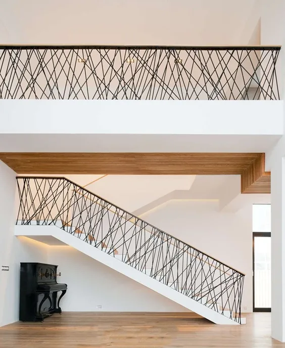 نرده پله ای تزئینی با طراحی مدرن