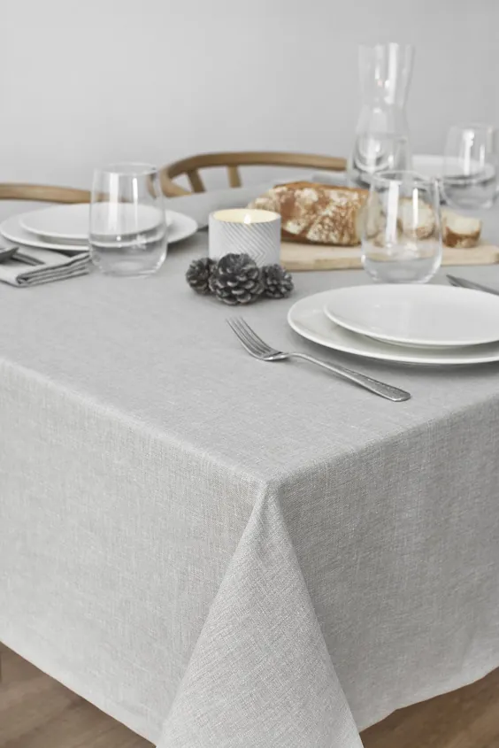 یک میز ظریف با خط خاکستری و یک لمس روستایی - توسط Littlefew.com
