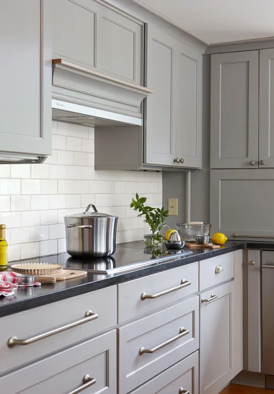 6 نکته ثابت شده برای انتخاب رنگ کابینت آشپزخانه کاملاً خاکستری