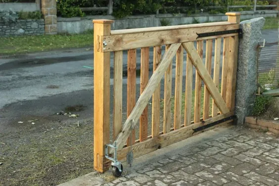 16 ایده DIY Driveway Gates که نصب آنها آسان است