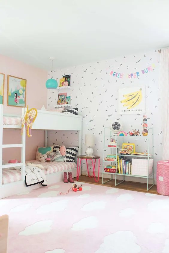 یک اتاق خواب مشترک با تختخواب دو طبقه - کودک را دراز بکشید