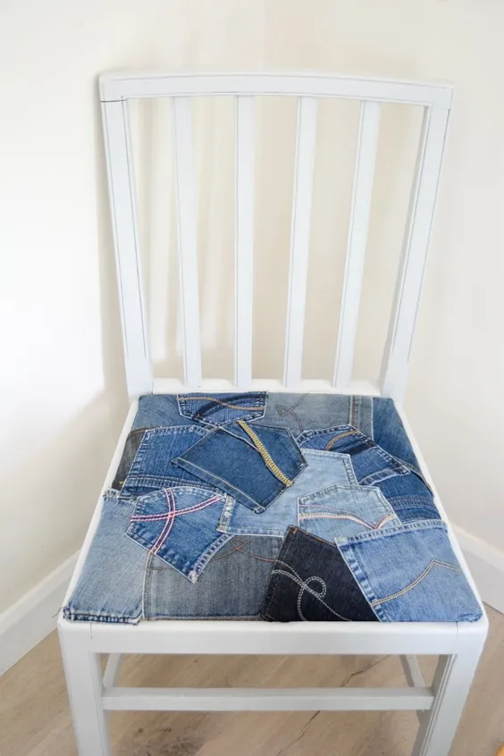 چگونه می توان صندلی اتاق ناهار خوری را با جیب های جین روکش مجدد کرد