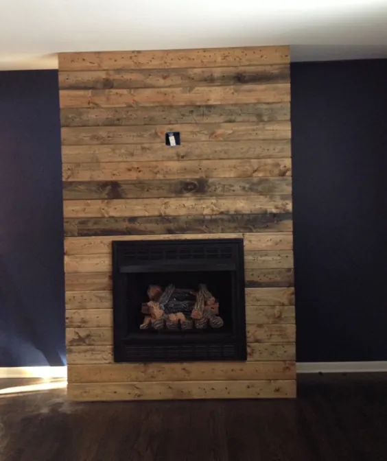 نحوه ایجاد محیط شومینه چوبی احیا شده DIY با کمتر از 100 دلار - Grand Rapids Interior Design |  طراحی Fuchsia
