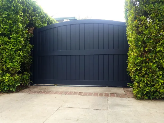 ورودی اتوماتیک اسلاید ورودی راهرو و دروازه های امنیتی به رنگ سیاه - Perfect Garage Doors & Gates، Inc.