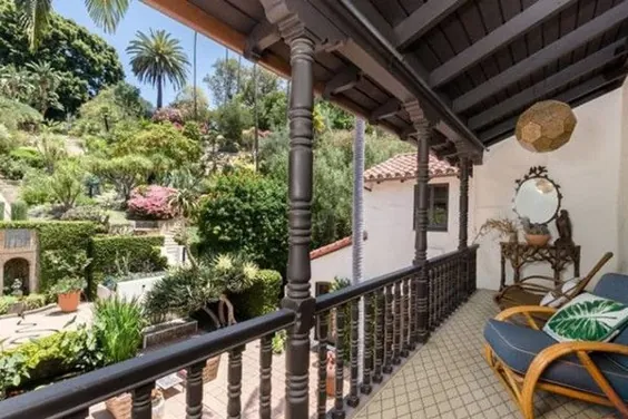 جیم پارسونز با قیمت 9 میلیون دلار خانه شگفت انگیز خود به سبک اسپانیایی Los Feliz را لیست می کند